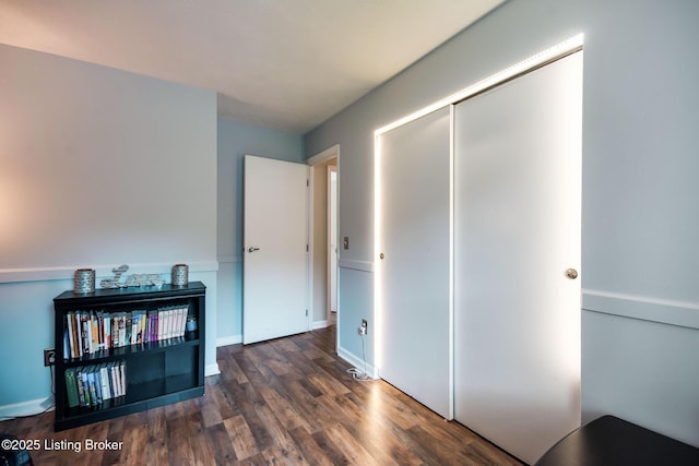 7327 Sideoats Dr, Crestwood, KY 40014 - corridor featuring wood finished floors