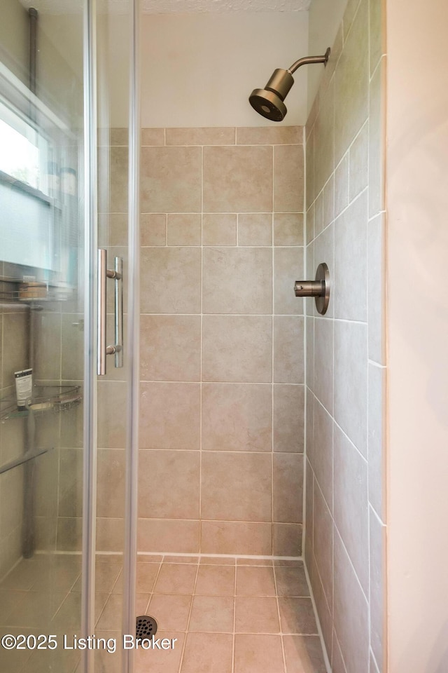 7327 Sideoats Dr, Crestwood, KY 40014 - bathroom with a stall shower