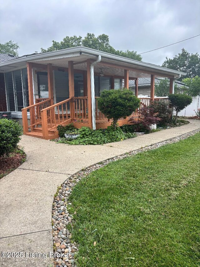 2707 Sharon Way, Louisville, KY 40220 - view of front of home with a porch and a front yard