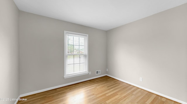 2204 Renown Dr, Jeffersontown, KY 40299 - unfurnished room with baseboards and light wood-style floors