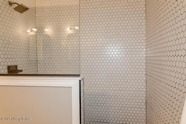 2370 N Borcherding Rd, Madison, IN 47250 - view of bathroom