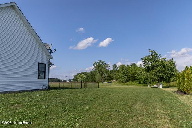 2370 N Borcherding Rd, Madison, IN 47250 - view of yard