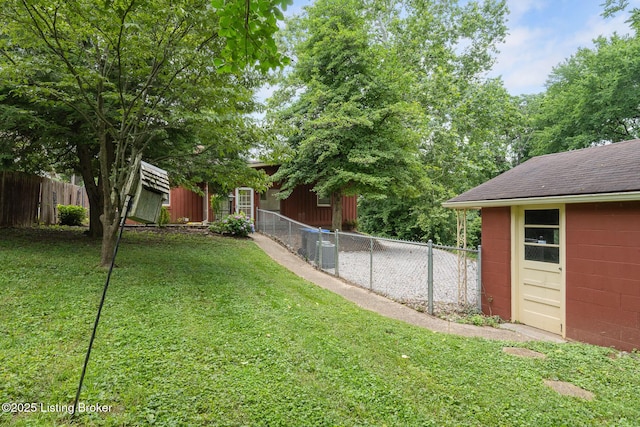 1669 Trigg St, Louisville, KY 40213 - view of fenced yard