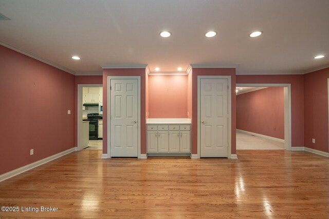 107 Westwood Dr, Elizabethtown, KY 42701 - spare room featuring light wood-type flooring, crown molding, and recessed lighting