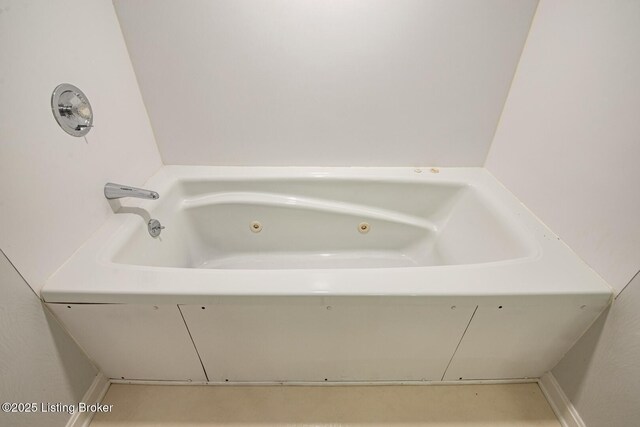 107 Westwood Dr, Elizabethtown, KY 42701 - full bathroom with a jetted tub