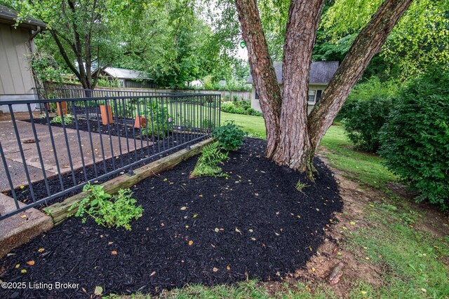 107 Westwood Dr, Elizabethtown, KY 42701 - view of fenced backyard