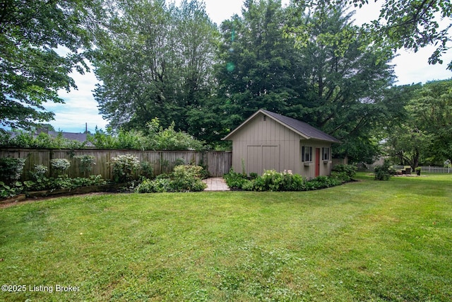107 Westwood Dr, Elizabethtown, KY 42701 - fenced backyard featuring a storage unit