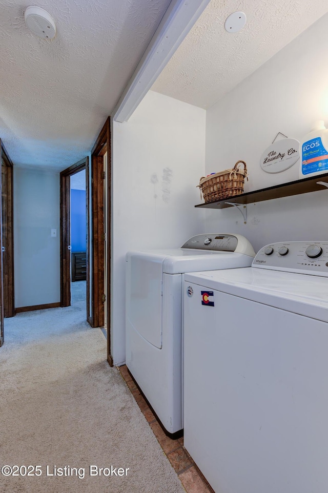 4606 Haeringdon Dr, Jeffersontown, KY 40299 - laundry area with washer and clothes dryer and a textured ceiling
