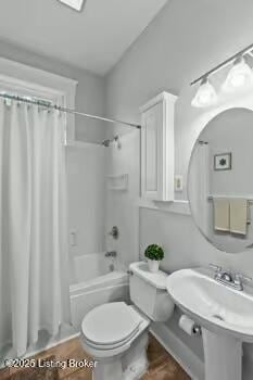 1129 S Brook St # 4, Louisville, KY 40203 - full bath with toilet and shower / tub combo with curtain