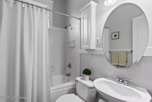 1129 S Brook St # 4, Louisville, KY 40203 - bathroom with a sink and shower / tub combo with curtain