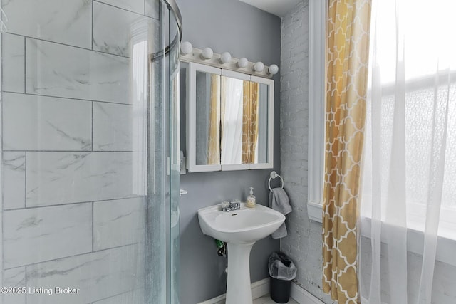 1331 Highland Ave, Louisville, KY 40204 - bathroom featuring baseboards