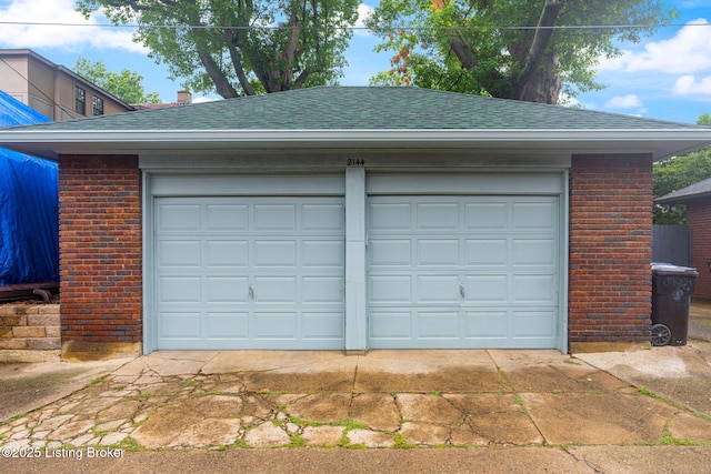 2144 Baringer Ave, Louisville, KY 40204 - view of garage