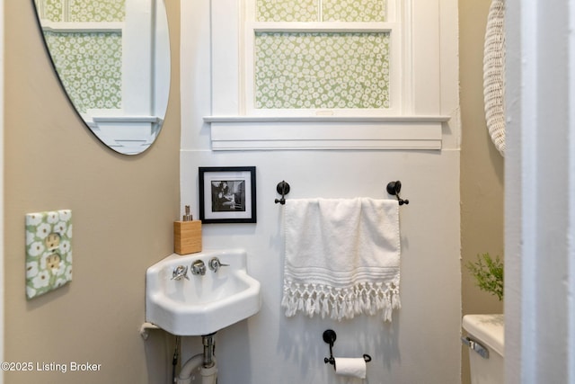 2144 Baringer Ave, Louisville, KY 40204 - bathroom with toilet and a sink