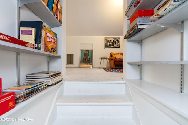 2144 Baringer Ave, Louisville, KY 40204 - view of stairway