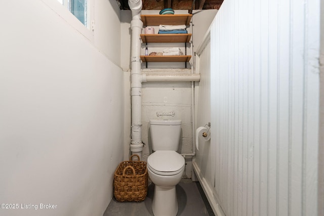 2144 Baringer Ave, Louisville, KY 40204 - bathroom with toilet