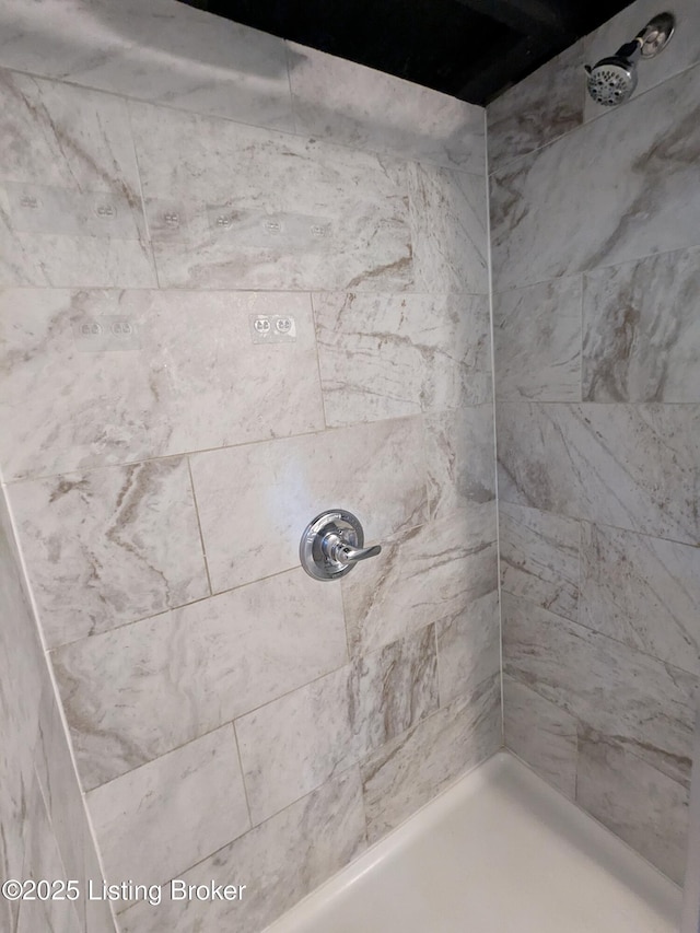 4100 Puppers Ct, Louisville, KY 40213 - full bathroom with a tile shower