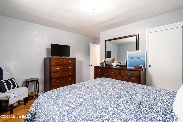 609 Lynn Rd, New Albany, IN 47150 - bedroom featuring wood finished floors