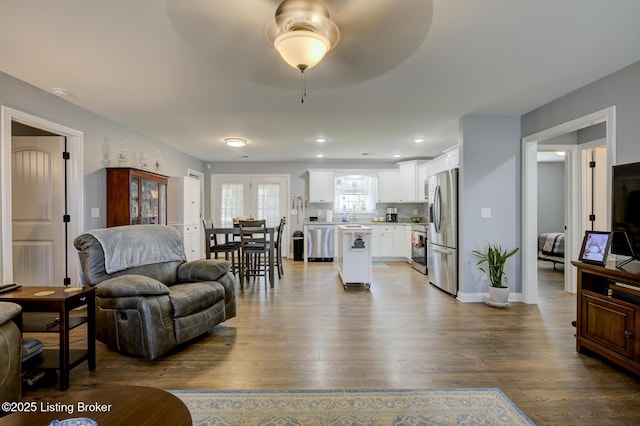 126 Shallow Springs Ct, Bardstown, KY 40004 - living area with dark wood finished floors, ceiling fan, and recessed lighting