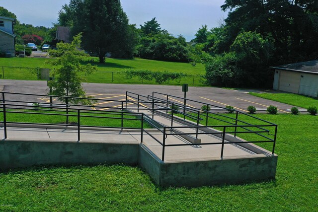 9212 Preston Hwy, Louisville, KY 40229 - view of property's community