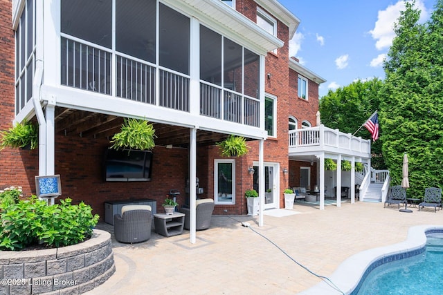 12812 Ridgemoor Dr, Prospect, KY 40059 - swimming pool with a patio area and stairway