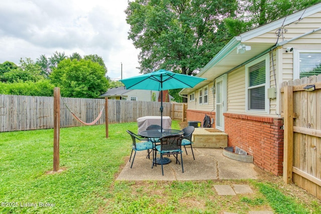 1301 Mark Trail Rd, Louisville, KY 40242 - fenced backyard with a patio area