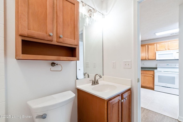 13404 Prospect Glen Way, Prospect, KY 40059 - bathroom with toilet and vanity