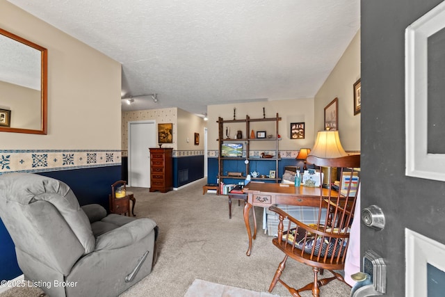 710 Victoria Ct, New Albany, IN 47150 - living area with carpet floors and a textured ceiling