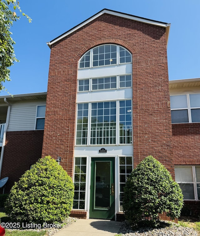 8000 Magnolia Ridge Ct Unit 102, Louisville, KY 40291 - photo 1