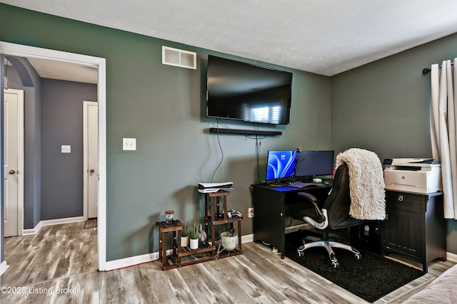 120 Spring Leaf Ct, Shelbyville, KY 40065 - home office featuring wood finished floors and a textured ceiling