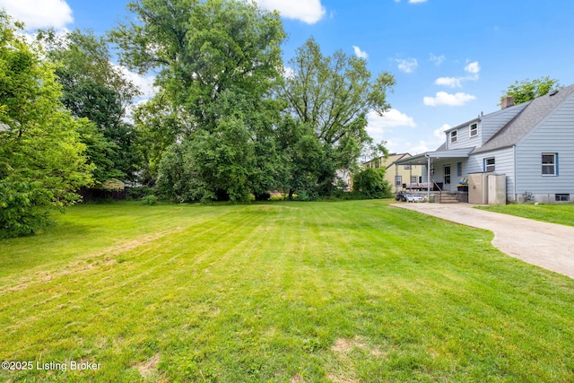 523 Fenley Ave, Louisville, KY 40222 - view of green lawn with a porch