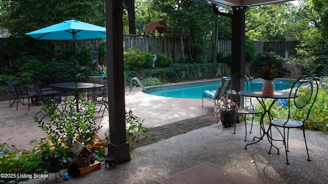 1824 Knollwood Rd, Louisville, KY 40207 - view of pool with a patio and a fenced backyard