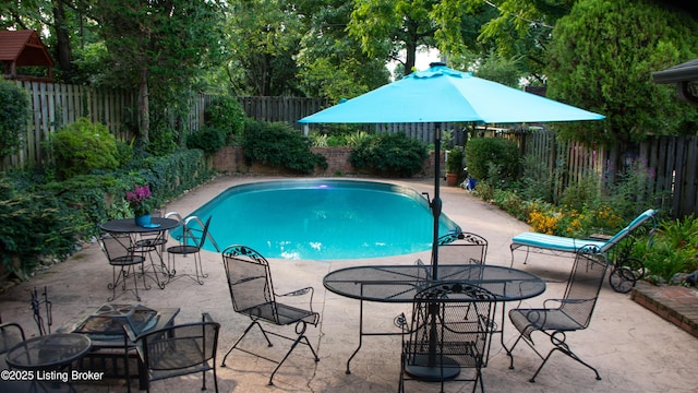 1824 Knollwood Rd, Louisville, KY 40207 - view of swimming pool with a fenced backyard and a patio area
