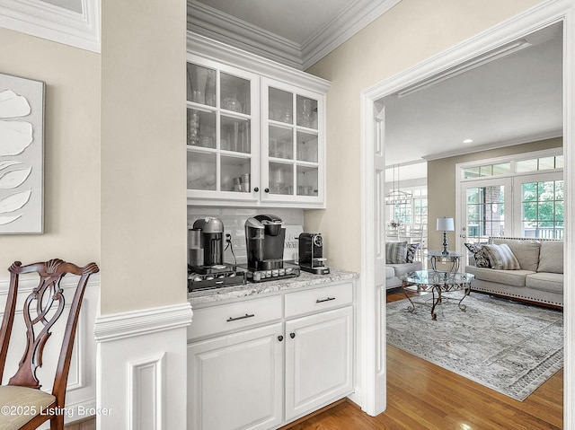 3221 Overlook Ridge Rd, Prospect, KY 40059 - bar with crown molding and light wood-type flooring