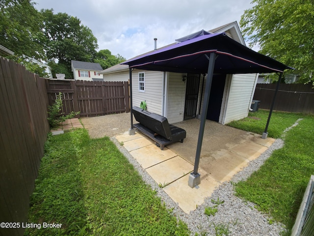 8308 Lake Superior Dr, Louisville, KY 40291 - fenced backyard with a patio