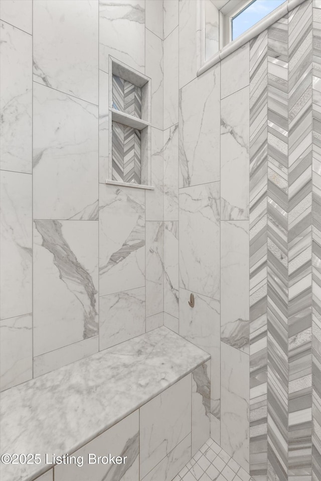 6511 Rosecliff Ct, Prospect, KY 40059 - bathroom view of tiled shower