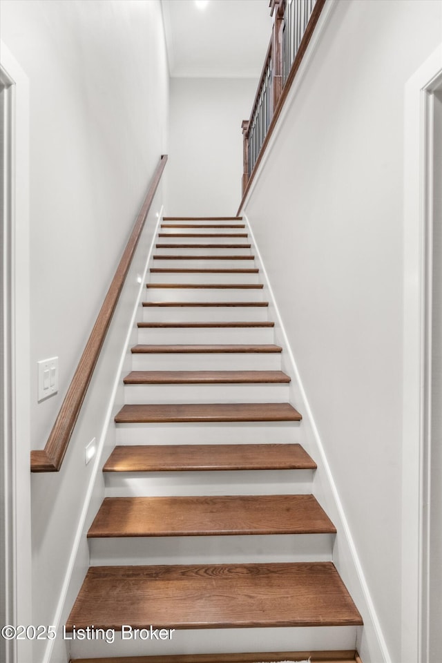 6511 Rosecliff Ct, Prospect, KY 40059 - staircase featuring crown molding and baseboards