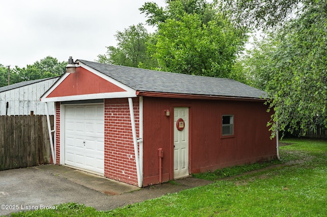 8433 Chase Rd, Louisville, KY 40258 - detached garage featuring driveway