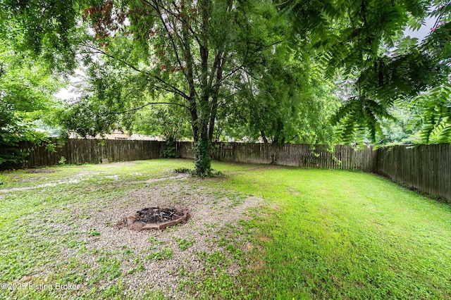 8433 Chase Rd, Louisville, KY 40258 - view of fenced backyard