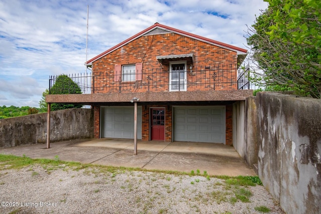 4198 Springfield Rd, Bardstown, KY 40004 - garage featuring driveway