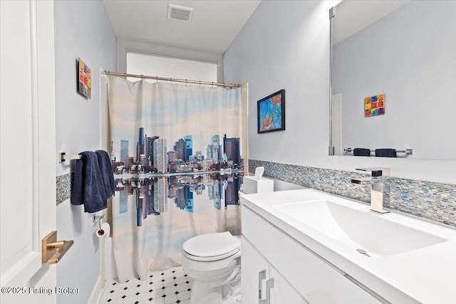 5612 Apache Rd, Louisville, KY 40207 - full bath with vanity and a shower with curtain