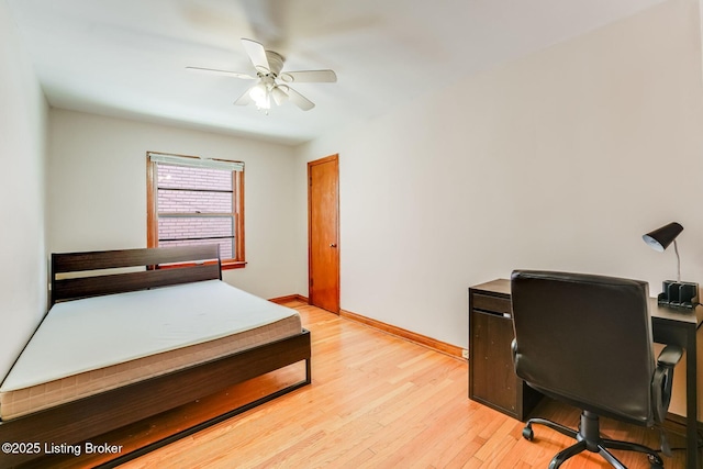 1721 S 4th St, Louisville, KY 40208 - bedroom featuring light wood-style floors, an office area, and ceiling fan