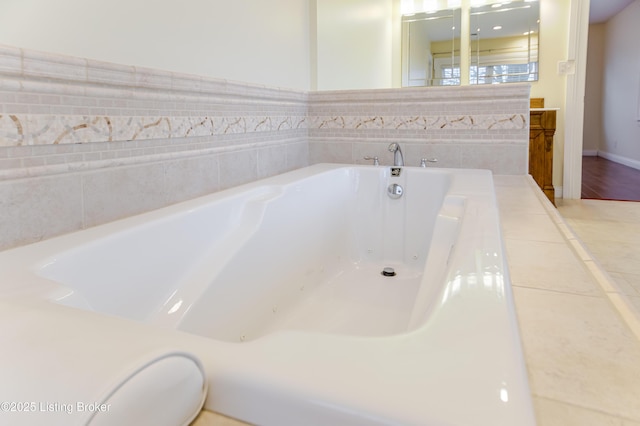 2990 Cedar Grove Rd, Shepherdsville, KY 40165 - full bath featuring a tub with jets and vanity