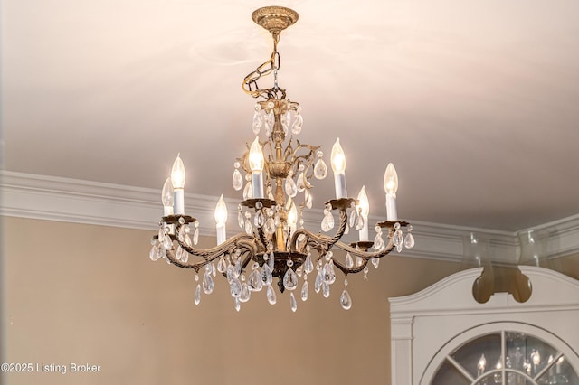 3920 Elfin Ave, Louisville, KY 40207 - detailed view of a chandelier and ornamental molding