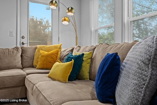953 Baxter Ave Unit 101, Louisville, KY 40204 - living area featuring carpet floors