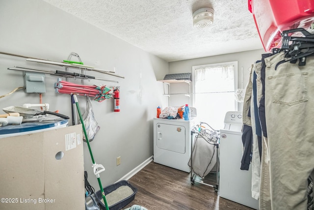 917 Scaffold Cane Rd, Berea, KY 40403 - laundry area with washer and clothes dryer, a textured ceiling, and wood finished floors