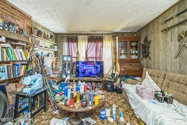 911 N Main St, Barbourville, KY 40906 - living room with a textured ceiling