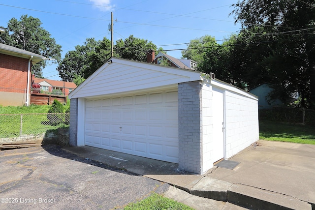 3303 Eagle Pass, Louisville, KY 40213 - view of detached garage