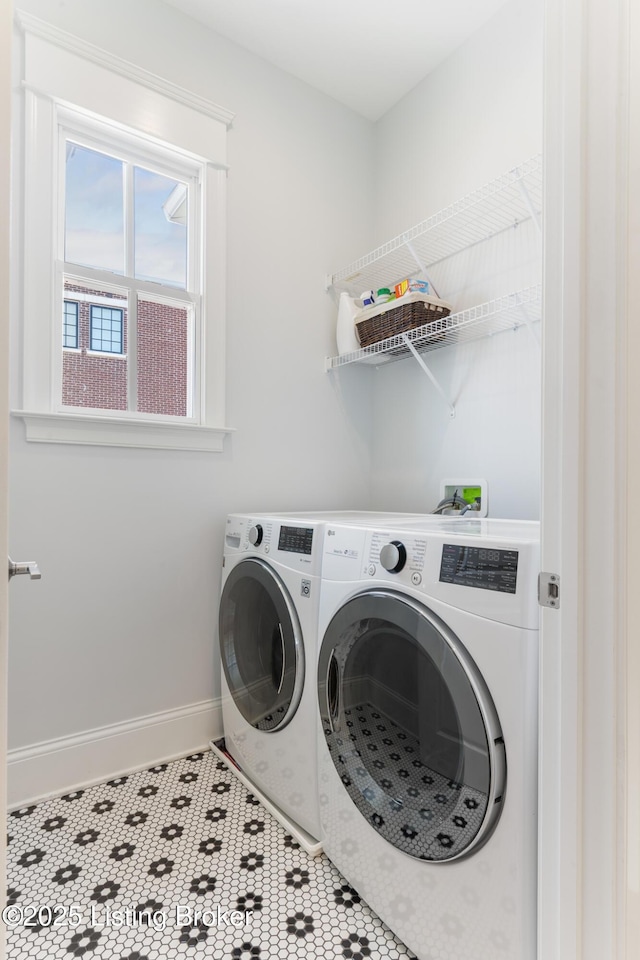 6113 St Bernadette Ave, Prospect, KY 40059 - laundry area with washer and clothes dryer and baseboards