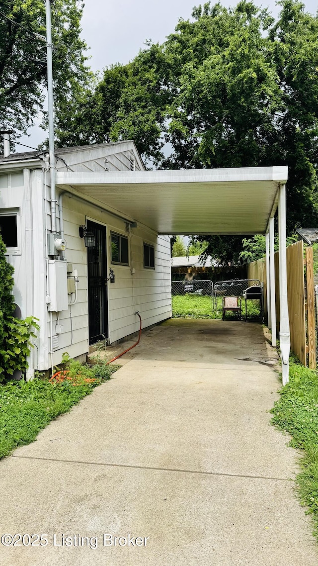 2919 Garey Ln, Louisville, KY 40216 - photo 3