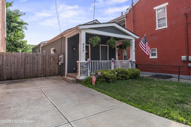 930 York St, Newport, KY 41071 - shotgun-style home with a porch